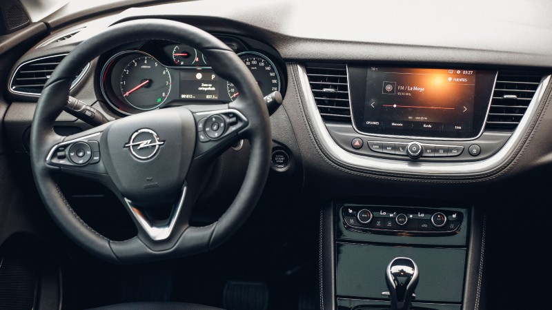 ¡Mujeres al volante!,  Opel Grandland protagonista alemana