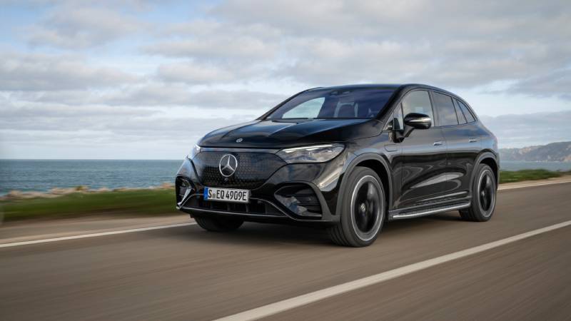 EQE SUV de Mercedes Benz nuevo modelo eficiente y seguro.