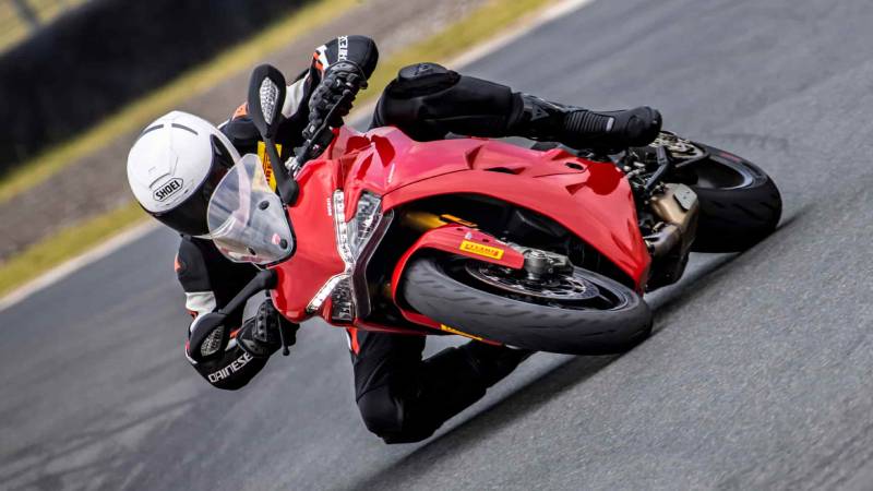 Pirelli para moto llantas con rendimiento y seguridad