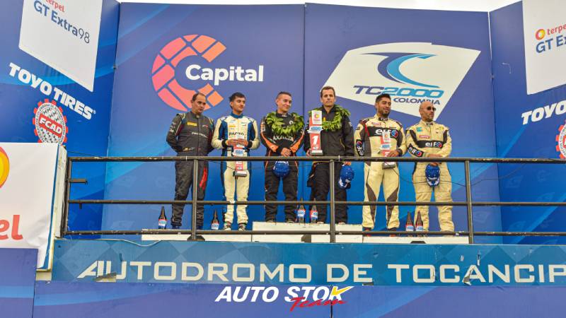 AUTOSTOK TEAM de nuevo haciendo historia en la carrera 1000 del TC 2000 Colombia