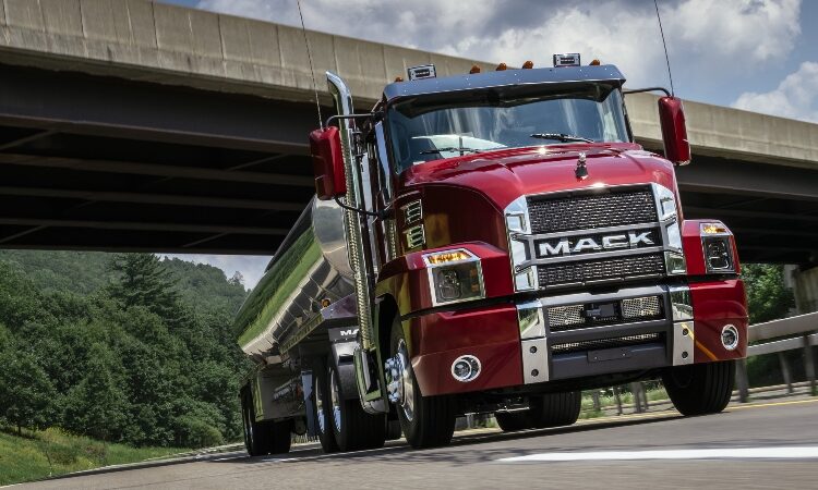 Mack 100 años en Colombia, la industria que se mueve por carretera