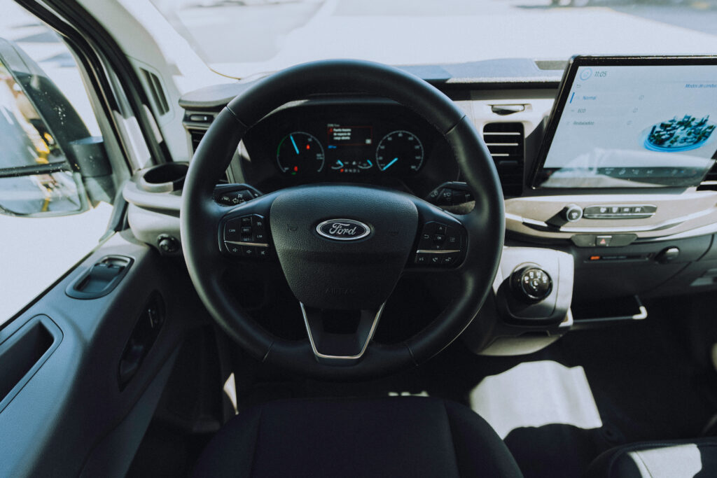 Ford E-Transit el primer vehículo 100% eléctrico especial para comerciales