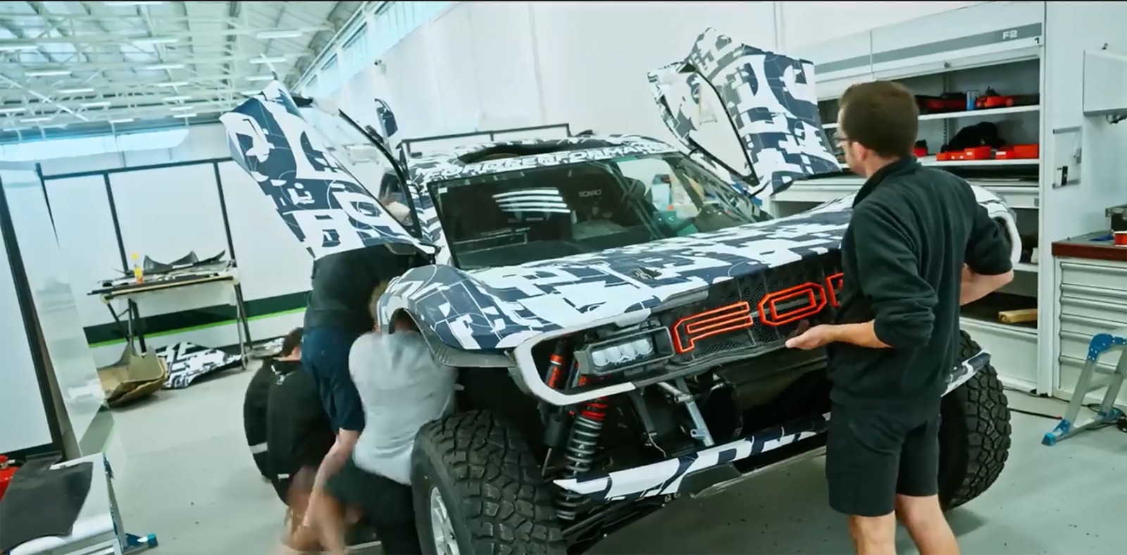 Ford Raptor T1+ para el Rally Dakar 2025 | Mujeres al volante