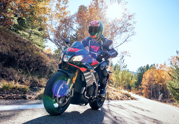 CONSEJOS DE SEGURIDAD Y CONDUCCIÓN DE PIRELLI PARA MOTOCICLISTAS
