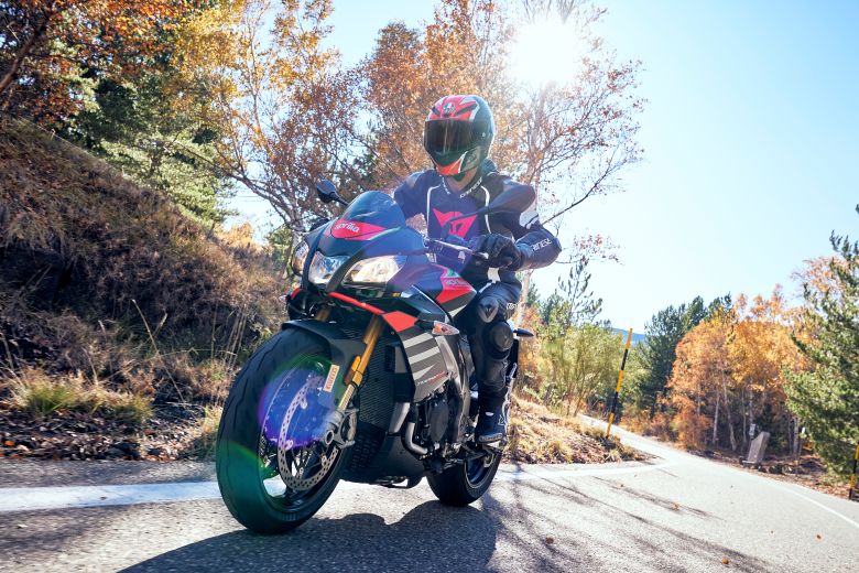 CONSEJOS DE SEGURIDAD Y CONDUCCIÓN DE PIRELLI PARA MOTOCICLISTAS