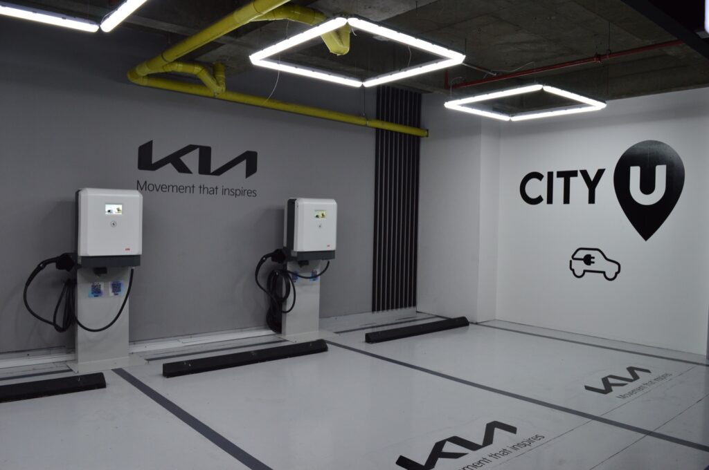 Kia impulsa la movilidad eléctrica en Bogotá con nuevos puntos de carga en City U