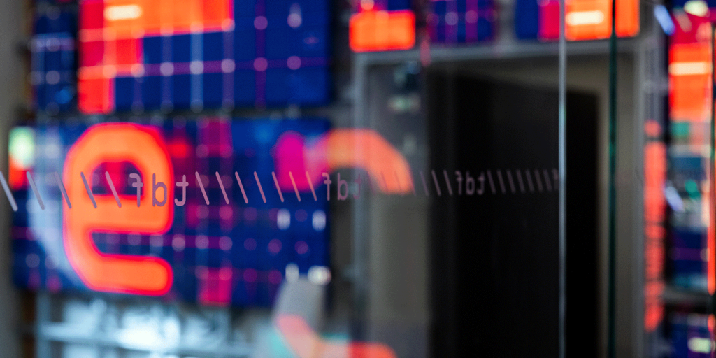 TotalEnergies y Mistral AI apuestan por la inteligencia artificial para acelerar la transición energética