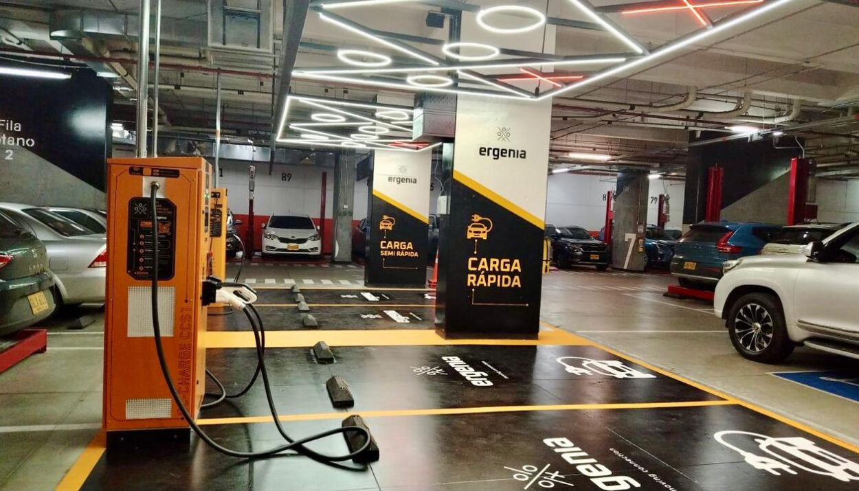 Ergenia levanta USD 400.000 y presenta plan para desplegar 100 estaciones de carga eléctrica en Colombia