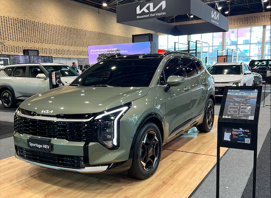 Kia supera los 1.100 pedidos y firma un Salón del Automóvil histórico en 2025