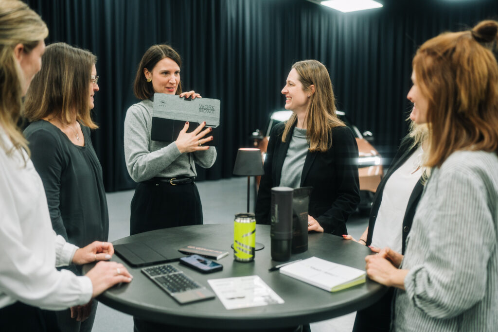 Opel desafía las reglas: la automotriz alemana integra la perspectiva femenina en cada uno de sus nuevos modelos