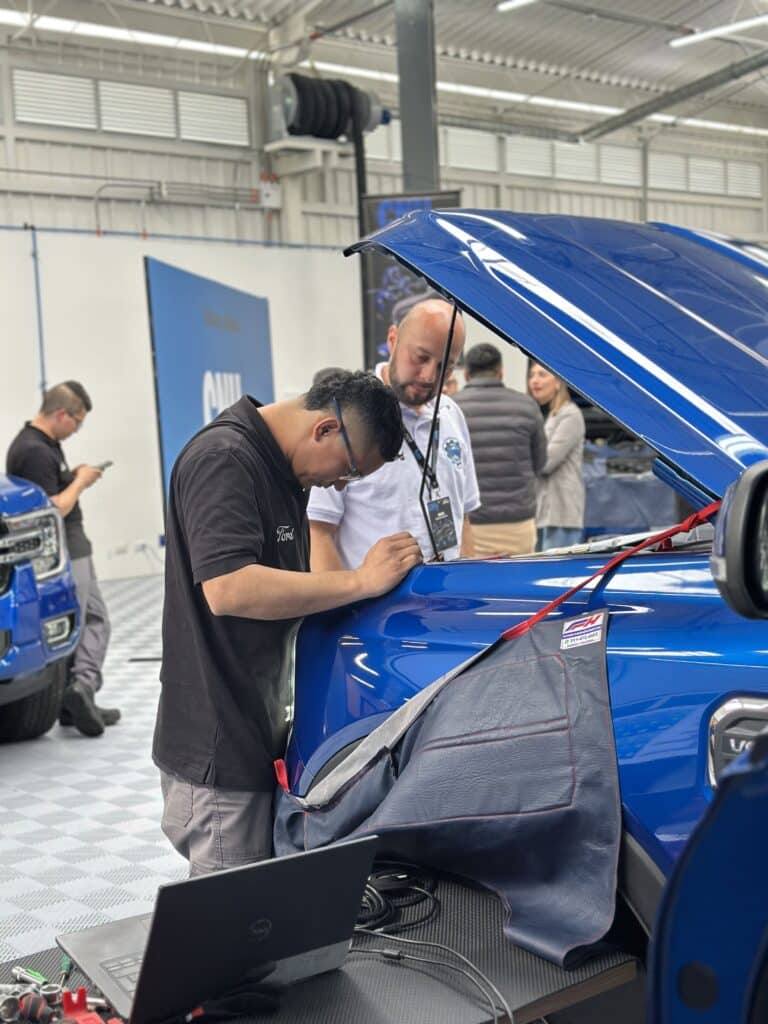 Ford Motor Colombia presenta la quinta edición de su Concurso Nacional de Habilidades Técnicas.