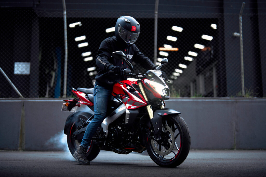 Pulsar NS400Z: una nueva referencia en el segmento de mediano cilindraje
