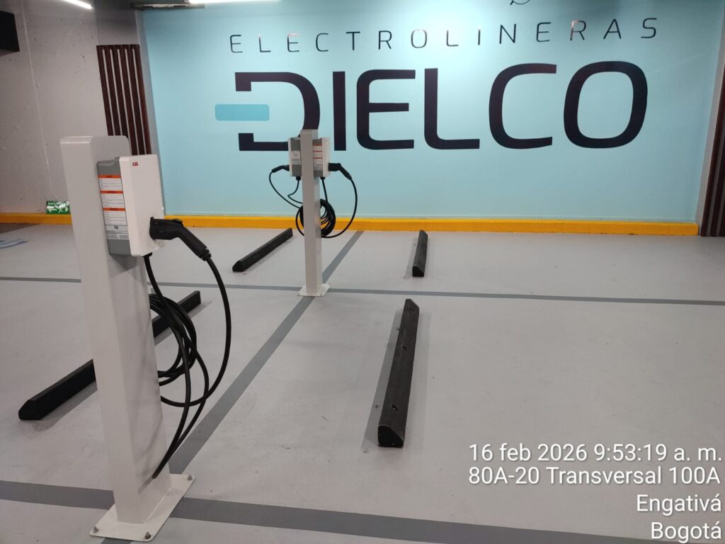 Centro Comercial Portal de la 80 impulsa la movilidad sostenible con carga eléctrica gratuita