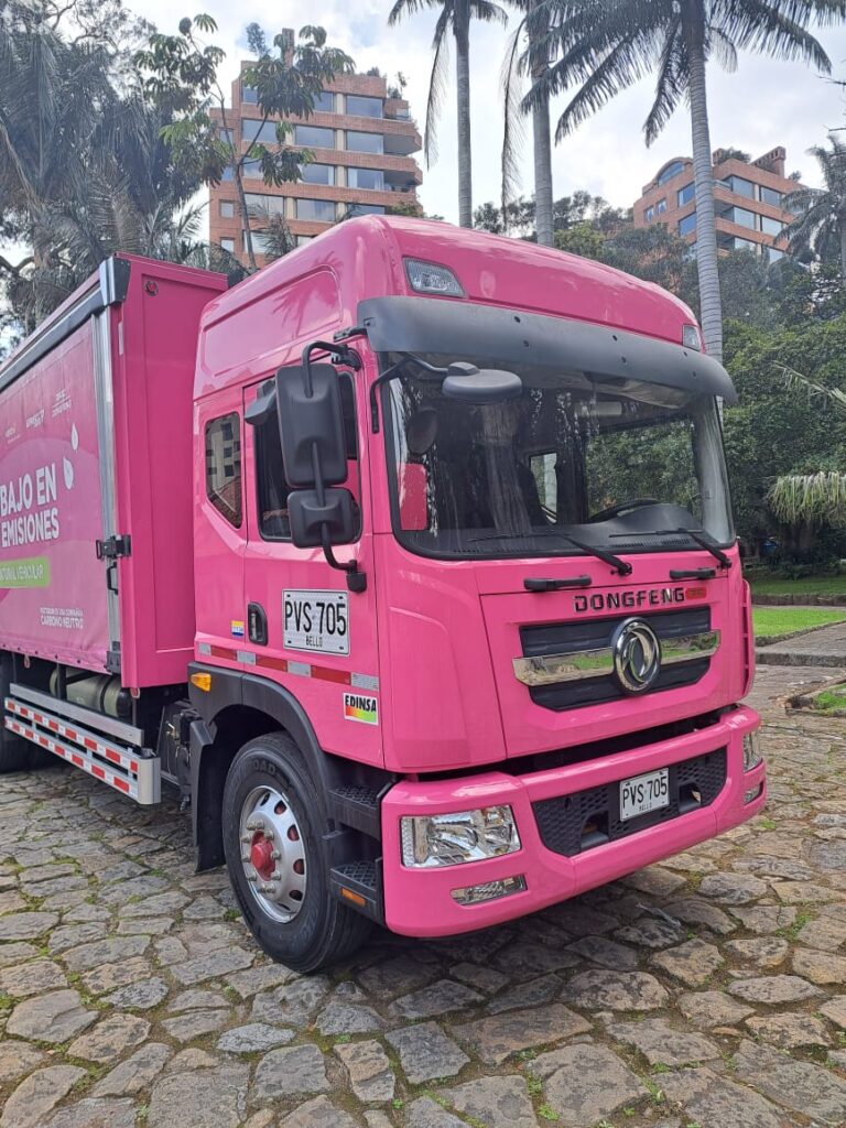 Postobón, Vanti, DFAC | Dongfeng y Ecopetrol: El primer vehículo urbano de reparto de bebidas a gas natural comienza a operar en Colombia