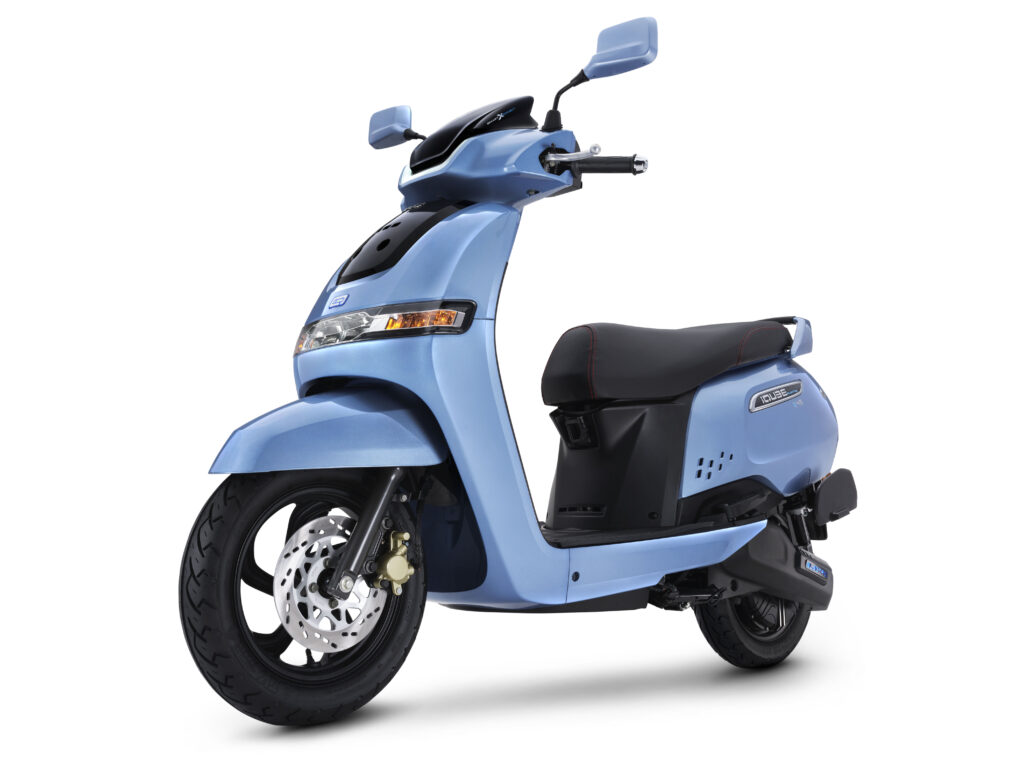 TVS Motor y TCC impulsan la movilidad eléctrica en Colombia con motocicletas para última milla.