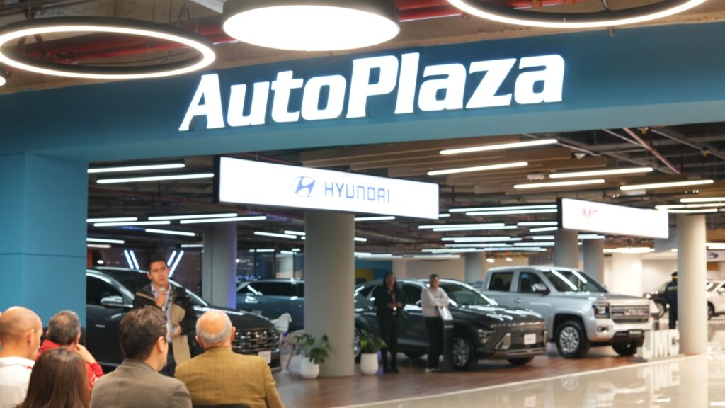 Mallplaza NQS Bogotá introduce AutoPlaza