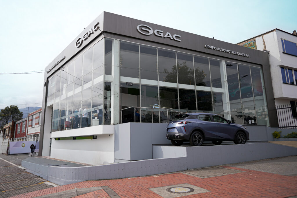 GAC lanza el AION ES para Taxi 100% eléctrico y su nueva vitrina en Bogota