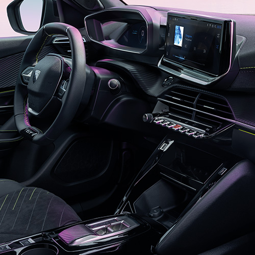 Peugeot E-2008: la apuesta por una movilidad eléctrica sofisticada. La transición hacia la movilidad eléctrica continúa ganando protagonismo,