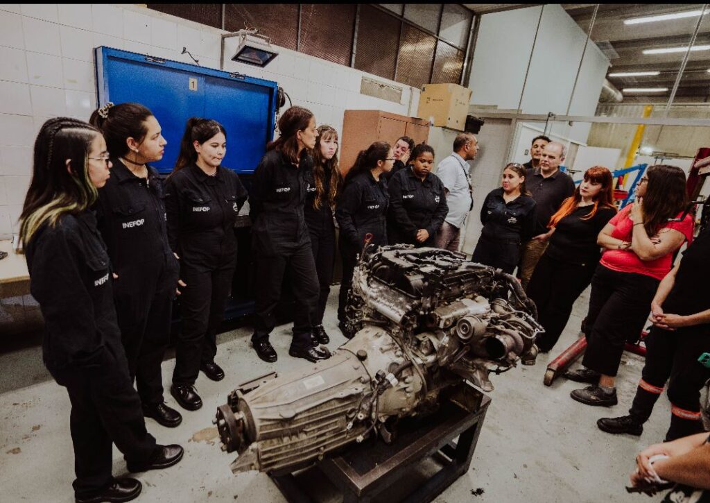 Inchcape impulsa la equidad de género en la industria automotriz