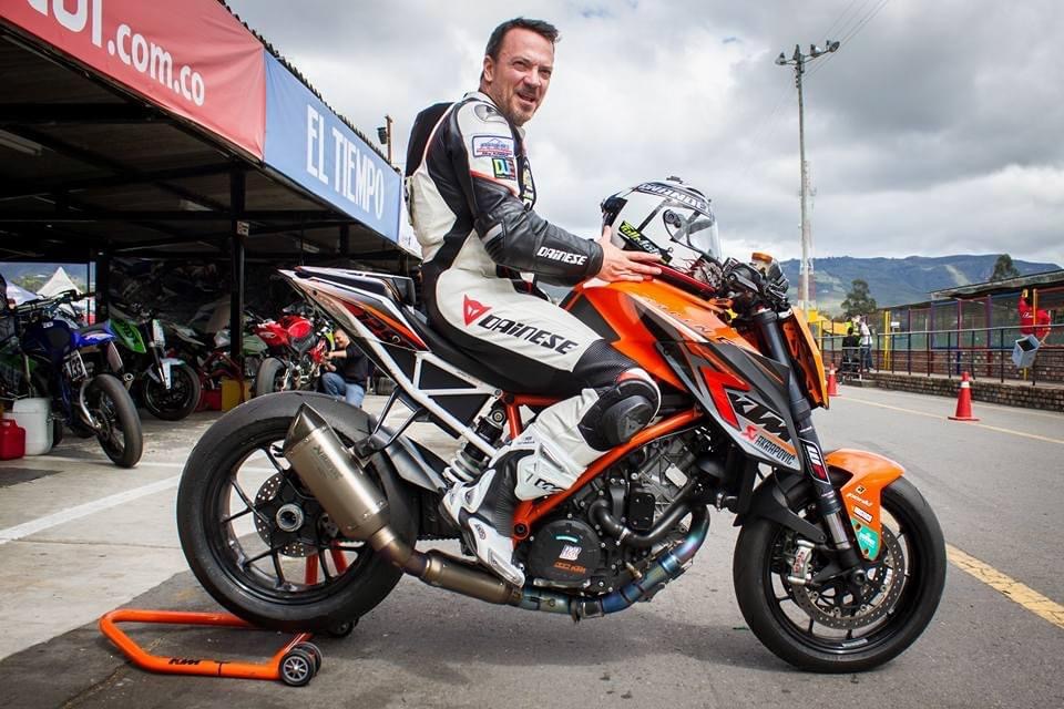Daniel Fernández de Medellin a las carreras de motos mas emblemáticas del mundo