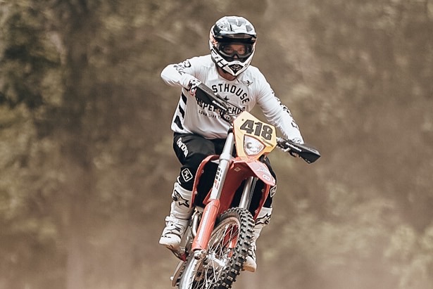 Daniel Fernández de Medellin a las carreras de motos mas emblemáticas del mundo