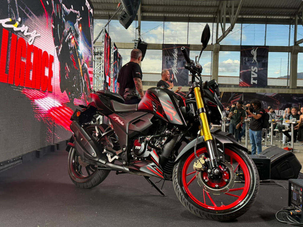 Auteco TVS presentó la nueva Apache RTX 300 y fortalece su apuesta por el segmento adventure en Colombia
