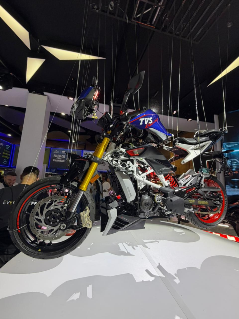 Auteco TVS presentó la nueva Apache RTX 300 y fortalece su apuesta por el segmento adventure en Colombia