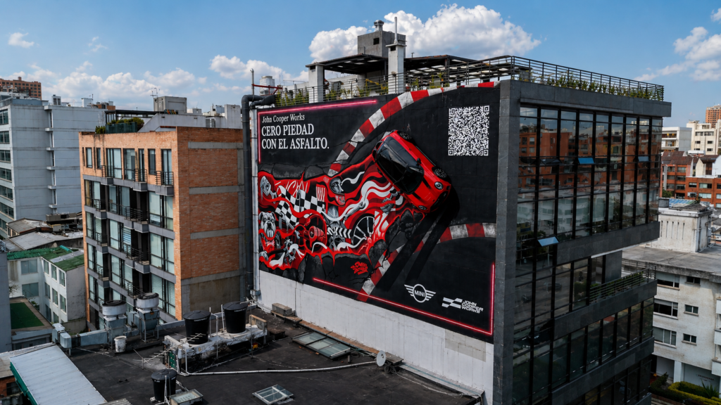 MINI lleva la experiencia de marca a las calles con una intervención urbana inspirada en John Cooper Works