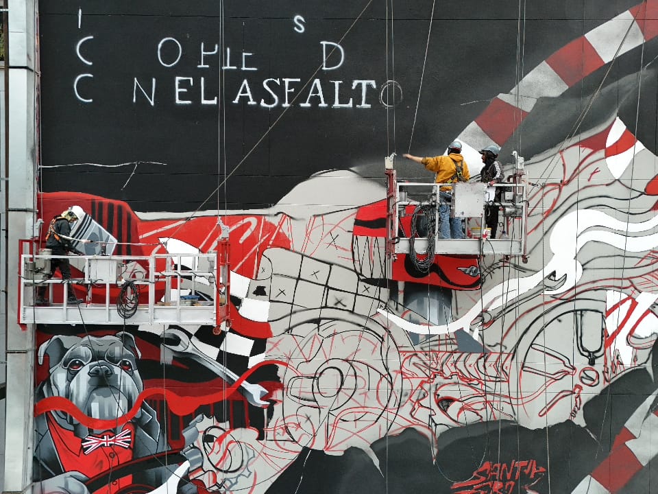 MINI lleva la experiencia de marca a las calles con una intervención urbana inspirada en John Cooper Works