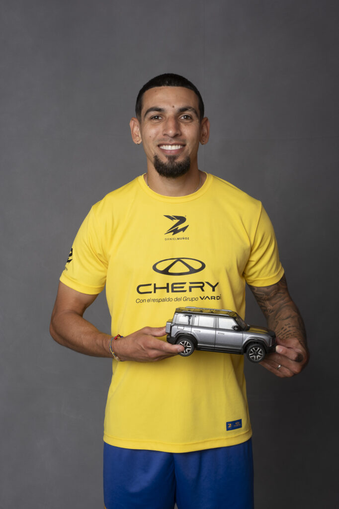 Daniel Muñoz se convierte en el nuevo embajador de Chery Colombia