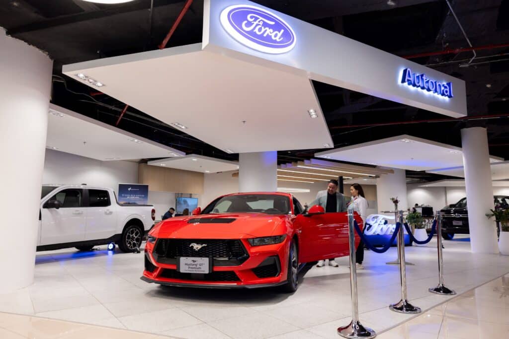 Ford renueva la experiencia de compra en Colombia con la llegada del concepto Signature 2.0