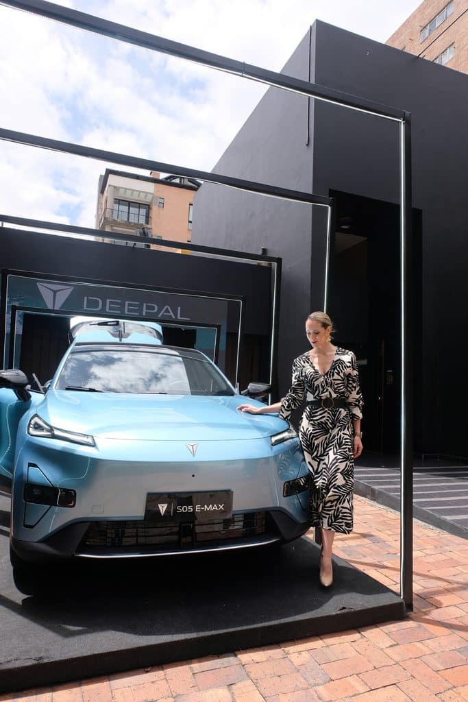 Paola López se une a Deepal para acercar la movilidad inteligente a la vida cotidiana. La transformación de la movilidad en Colombia