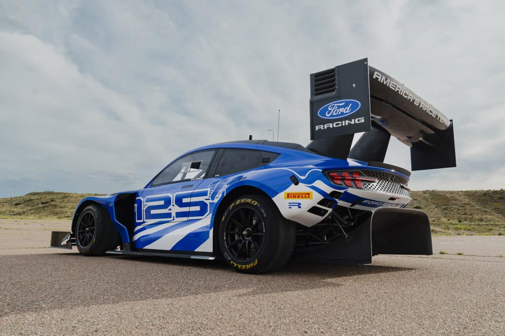 Ford conquista Pikes Peak con el Super Mustang Mach-E de más de 1.400 CV. Ford Racing volvió a hacer historia en la Pikes Peak International Hill Climb 