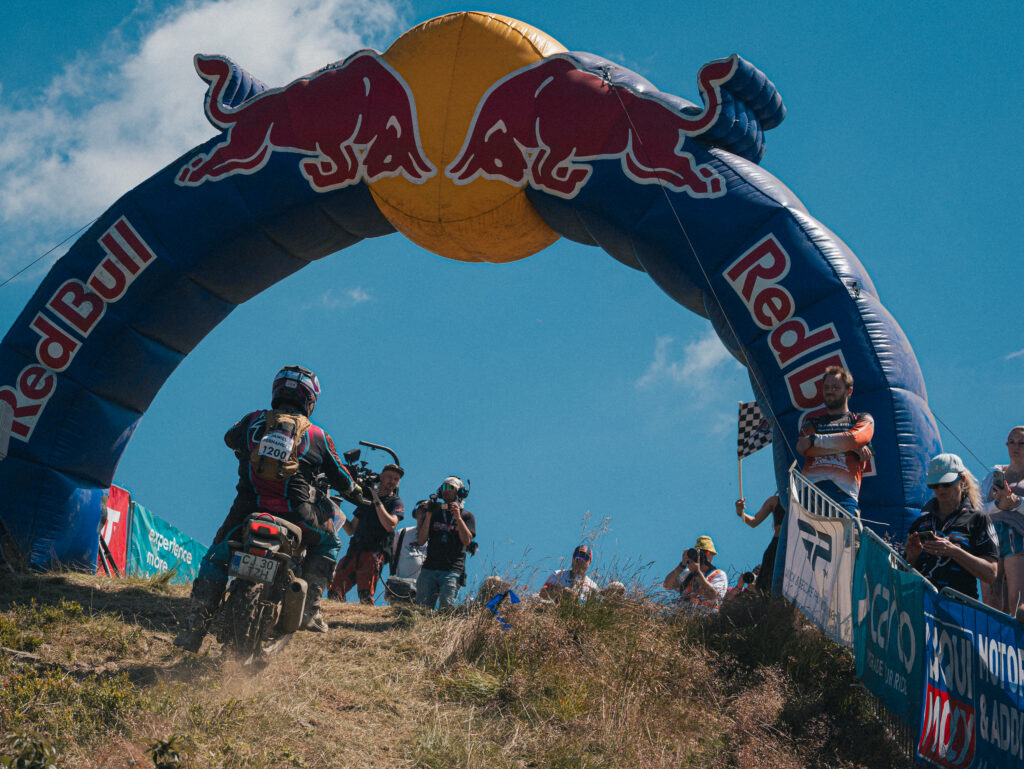 Daniel Fernández vuelve a hacer historia en el Red Bull Romaniacs
